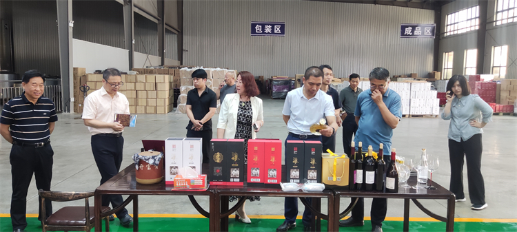 桑葚酒是用新鮮桑葚還是用桑葚干好？