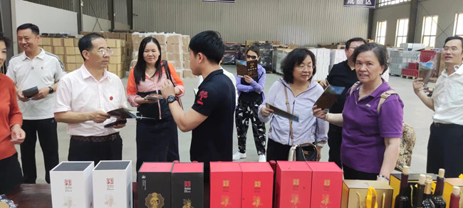 夏津椹果名片不再單一：桑葚酒的高端加工探究